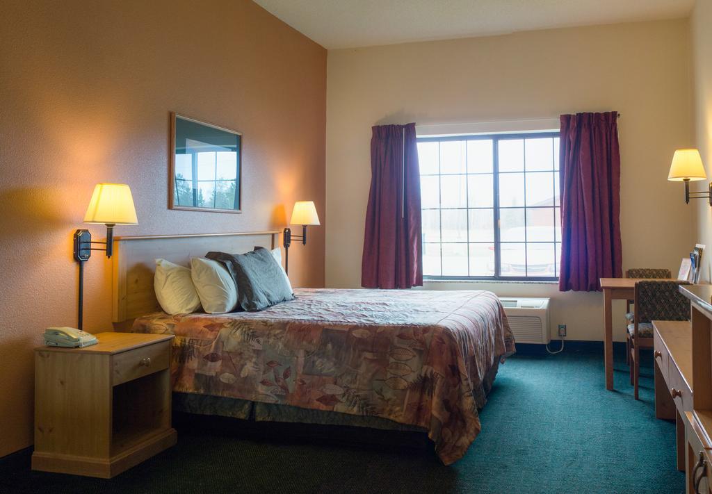 White Oak Inn And Suites Deer River エクステリア 写真
