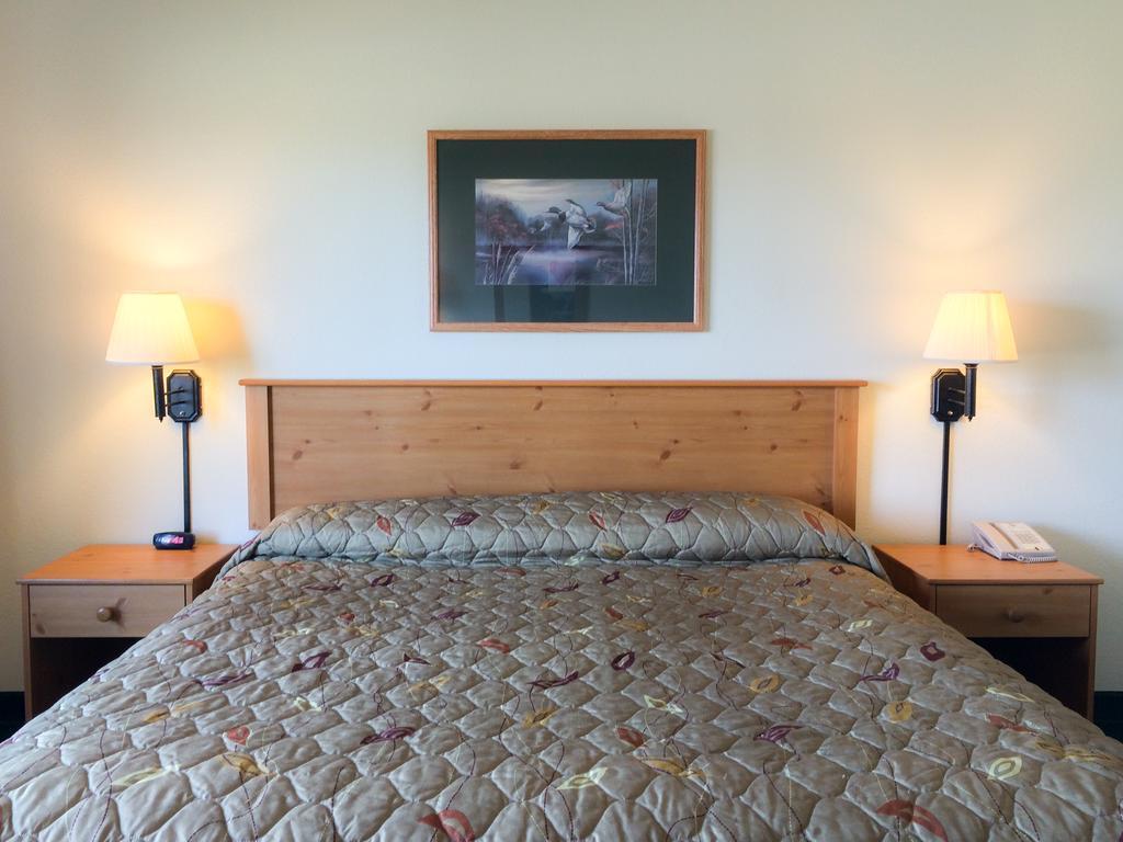 White Oak Inn And Suites Deer River エクステリア 写真