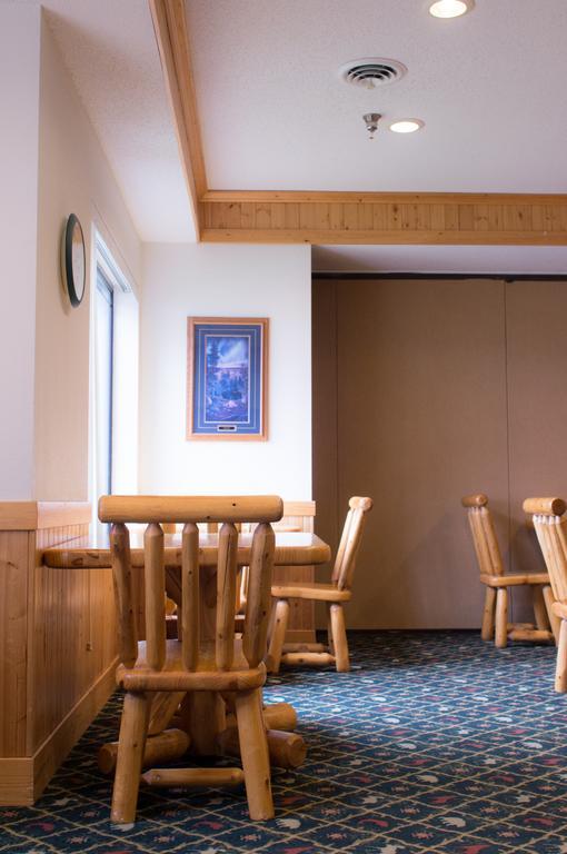 White Oak Inn And Suites Deer River エクステリア 写真