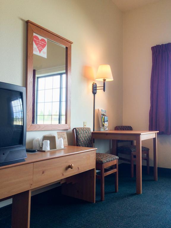 White Oak Inn And Suites Deer River エクステリア 写真