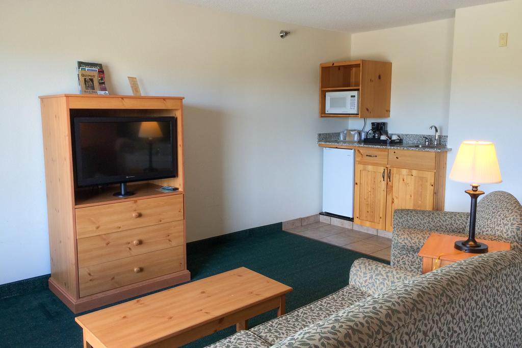 White Oak Inn And Suites Deer River エクステリア 写真