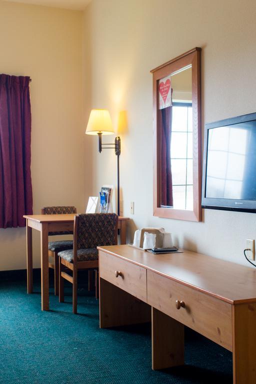 White Oak Inn And Suites Deer River エクステリア 写真