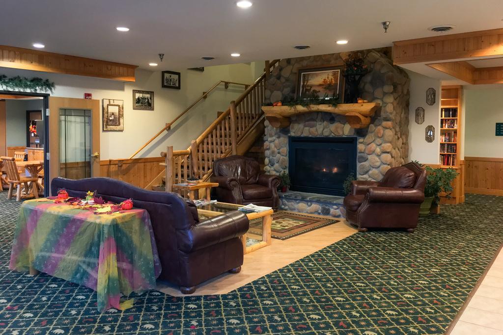 White Oak Inn And Suites Deer River エクステリア 写真